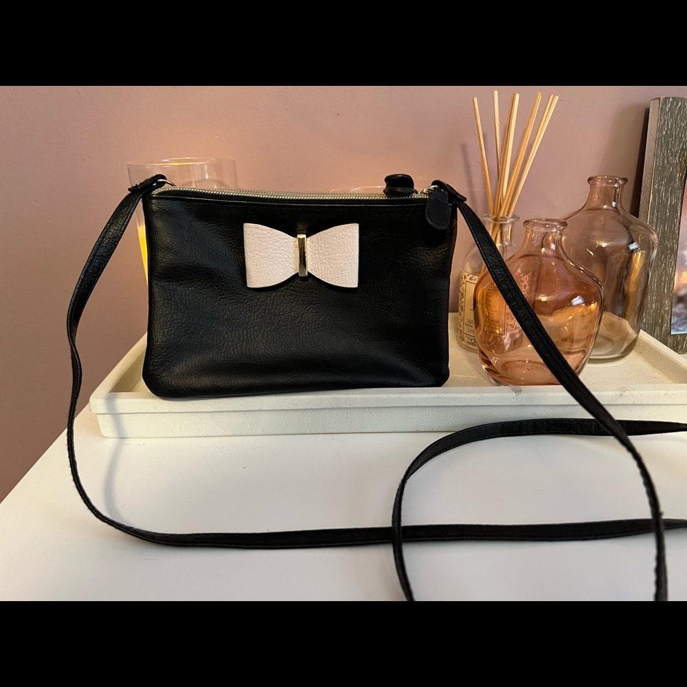 Black Crossbody